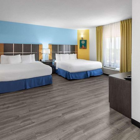 Days Inn & Suites By Wyndham Lubbock Medical Center Экстерьер фото