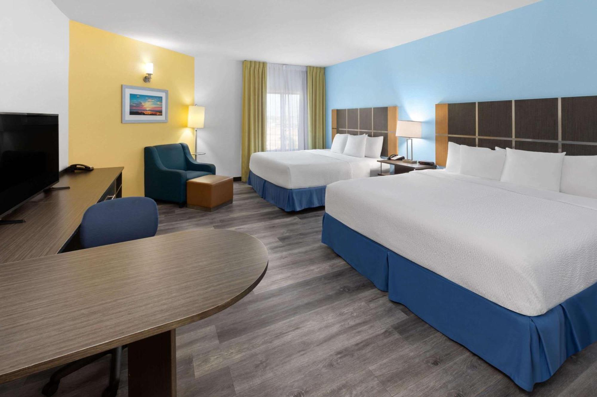 Days Inn & Suites By Wyndham Lubbock Medical Center Экстерьер фото