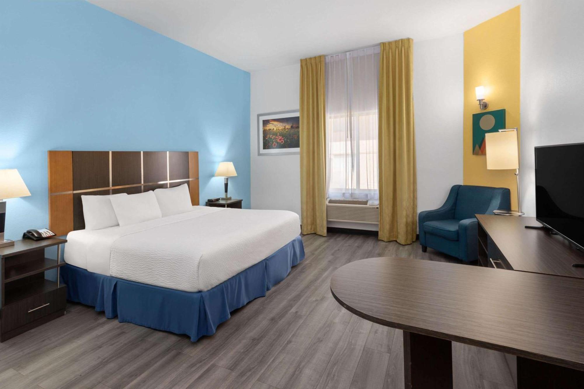 Days Inn & Suites By Wyndham Lubbock Medical Center Экстерьер фото