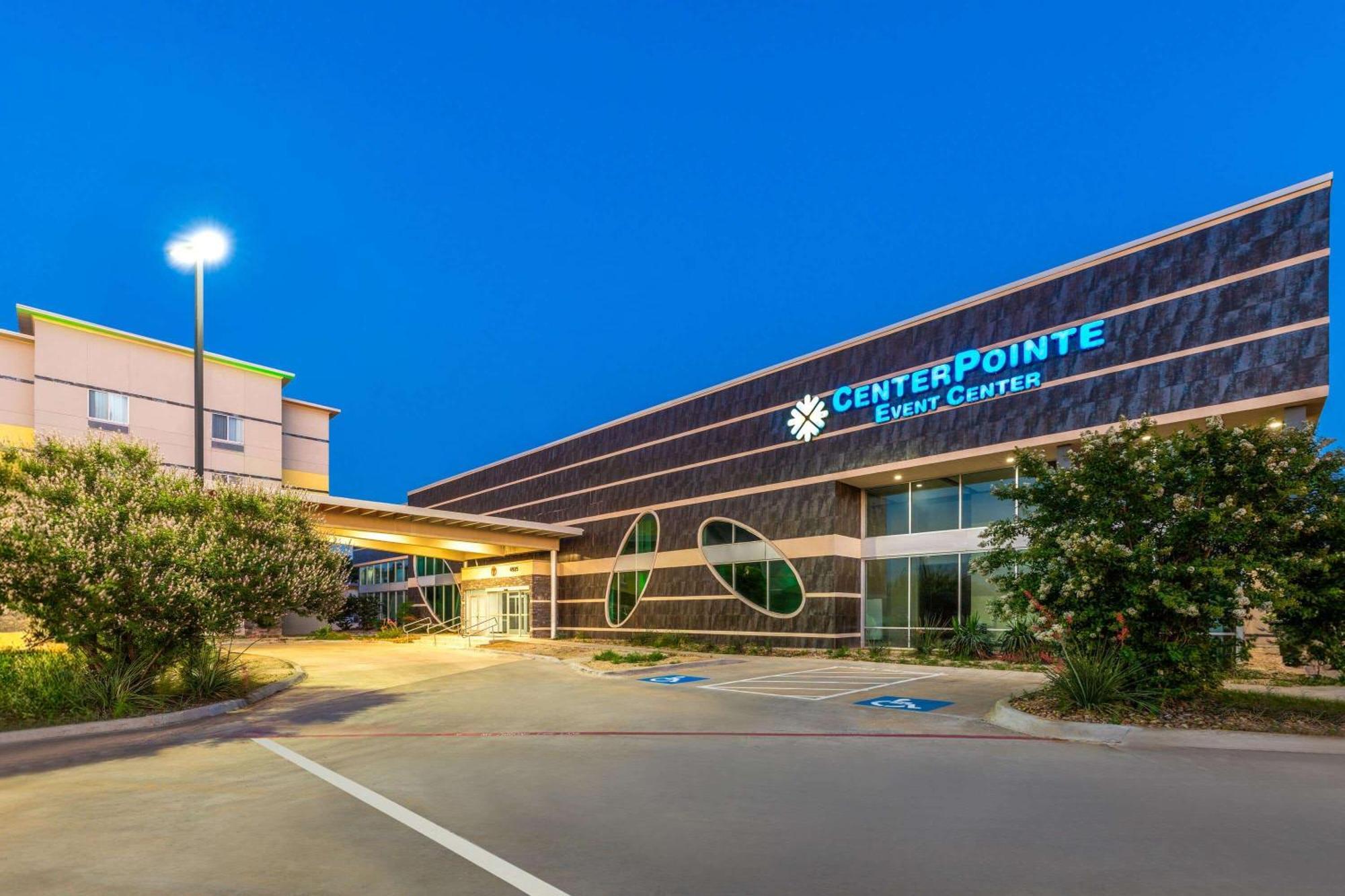 Days Inn & Suites By Wyndham Lubbock Medical Center Экстерьер фото